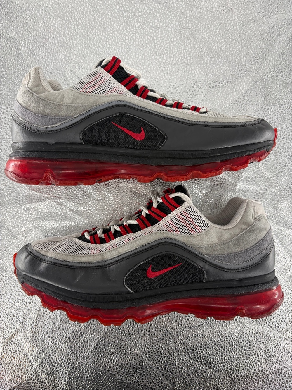 Nike Aid Max 24-7 Volt Black Red Mens